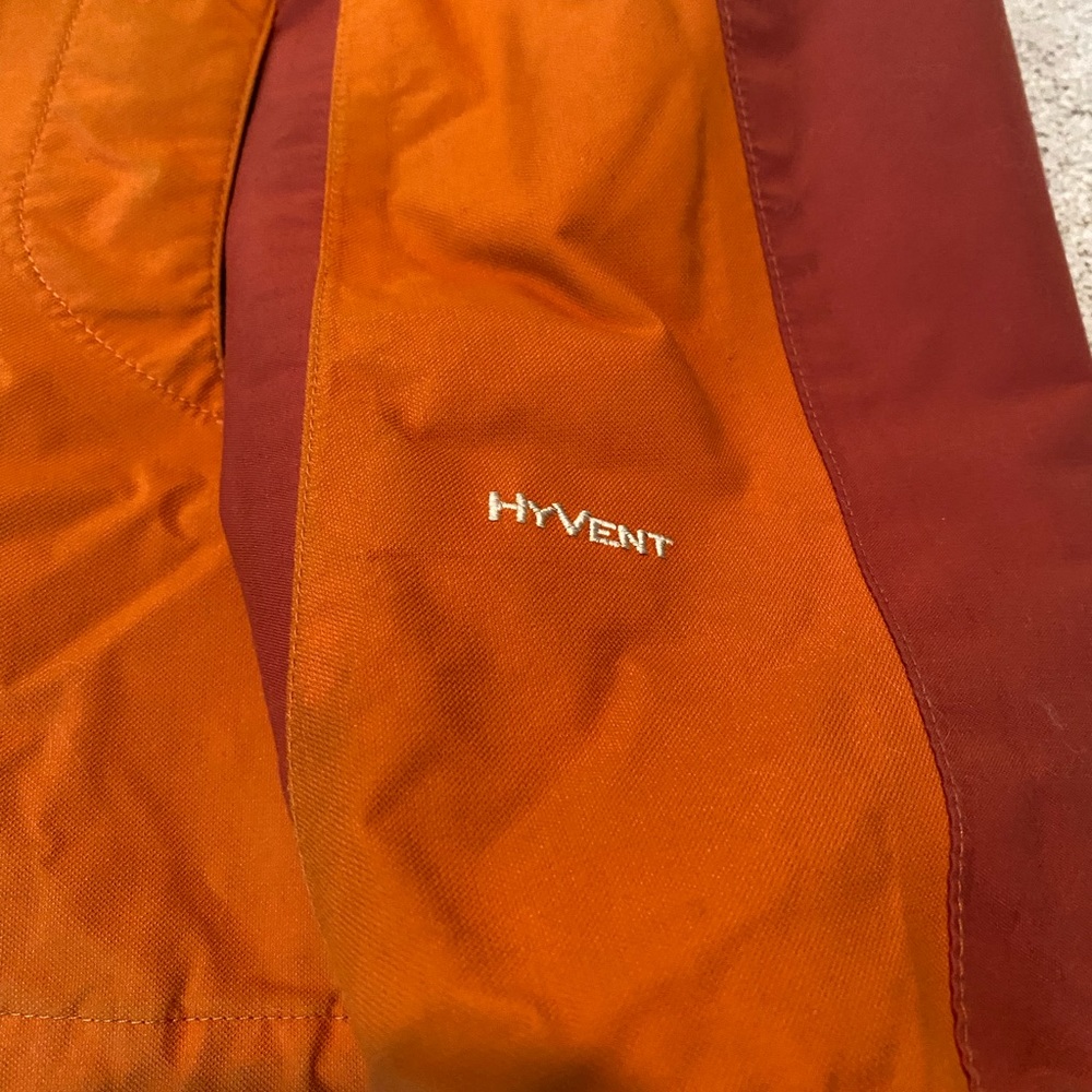 The North Face Hyvent shell and zip out down liner - Picture 2 of 7